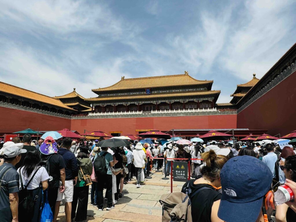 Queue at the entrance of Forbidden City